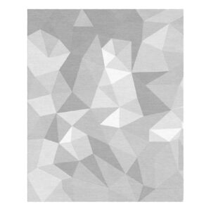 Tapis tufté contemporain avec un design géométrique à facettes dans des tons de gris clair et moyen. Le motif à faible contraste crée structures cristallines.