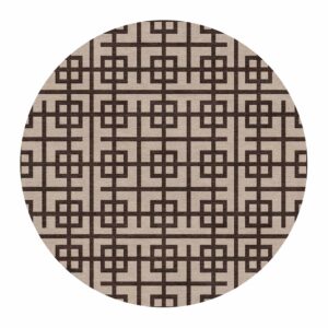 Tapis tufté rond avec motif géométrique en beige et brun foncé, présentant un design traditionnel asiatique avec des carrés et des lignes entrecroisées.