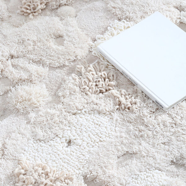 Tapis mousse blanc personnalisé de forme organique – Image 4