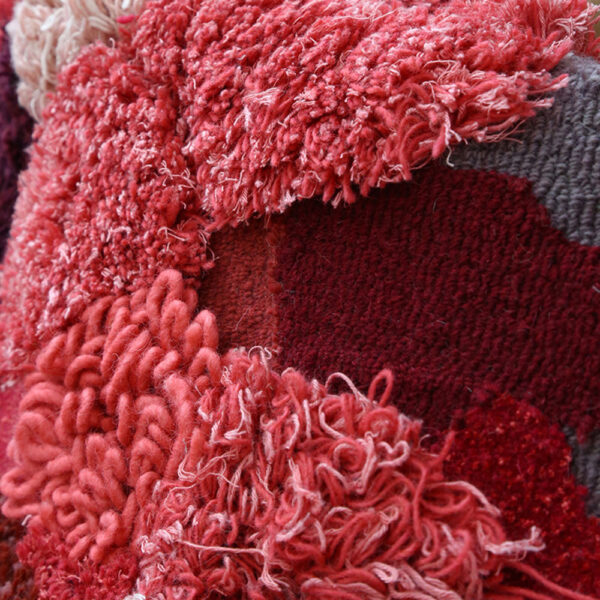 Tapis mousse rouge personnalisé de forme organique – Image 3