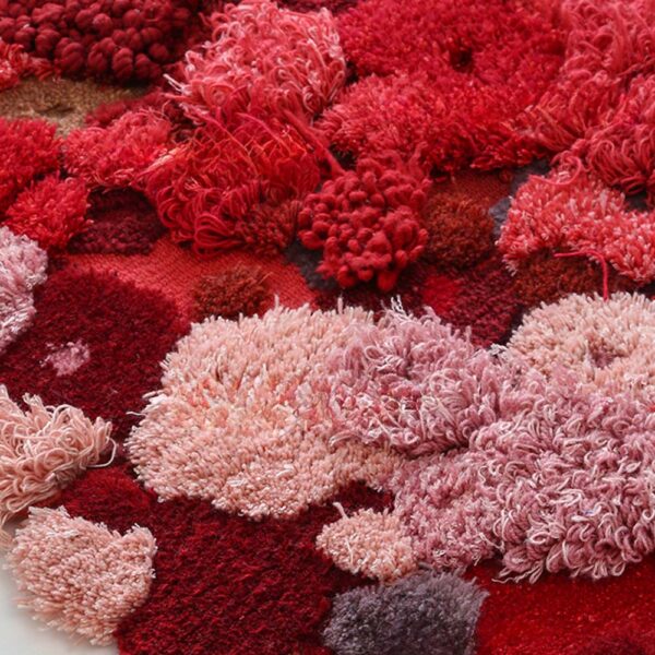 Tapis mousse rouge personnalisé de forme organique – Image 4