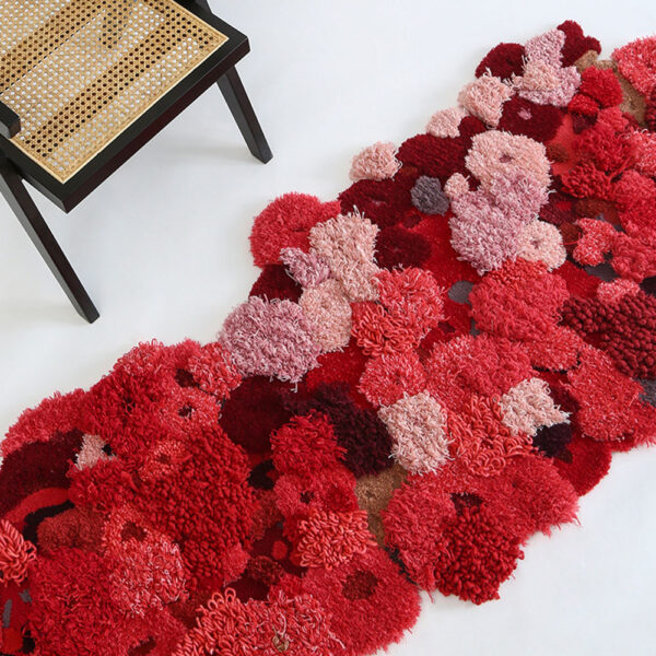 Tapis mousse rouge personnalisé de forme organique – Image 5